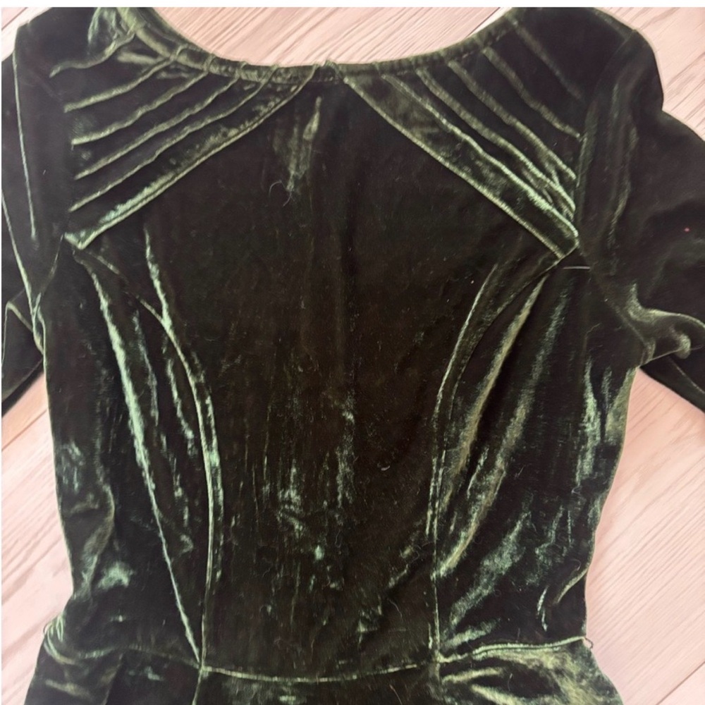 Unique Vintage Emerald Green Velvet Fit-and-Flare Dress - Picture 4 of 5